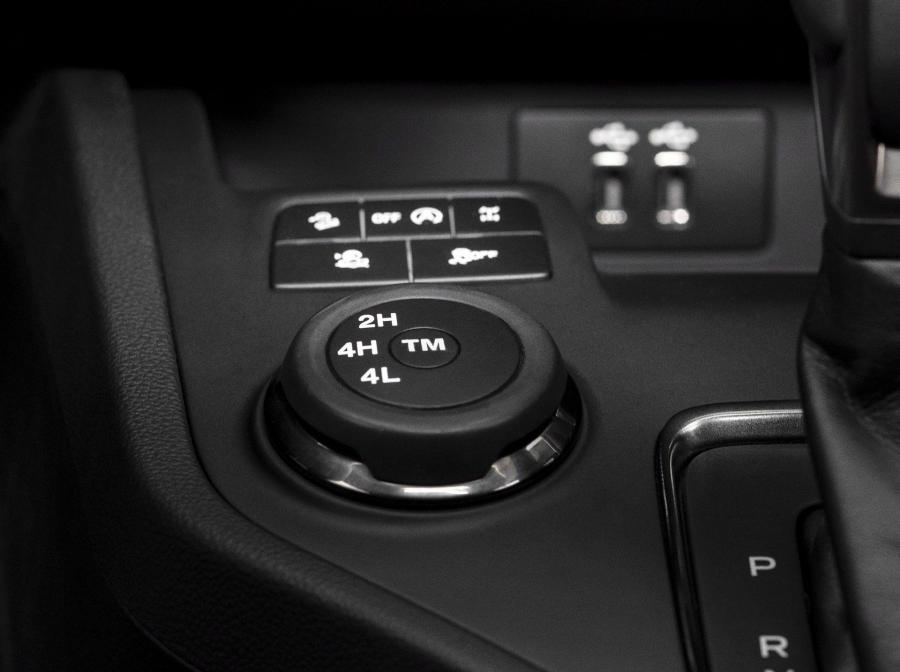Детали интерьера Ford Ranger FX4 Lariat SuperCrew 2018 года  (NA) (фото 18 из 43)